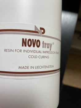 NOVOtray 1.000g Farben  Weiß-Rot-Gelb-Blau